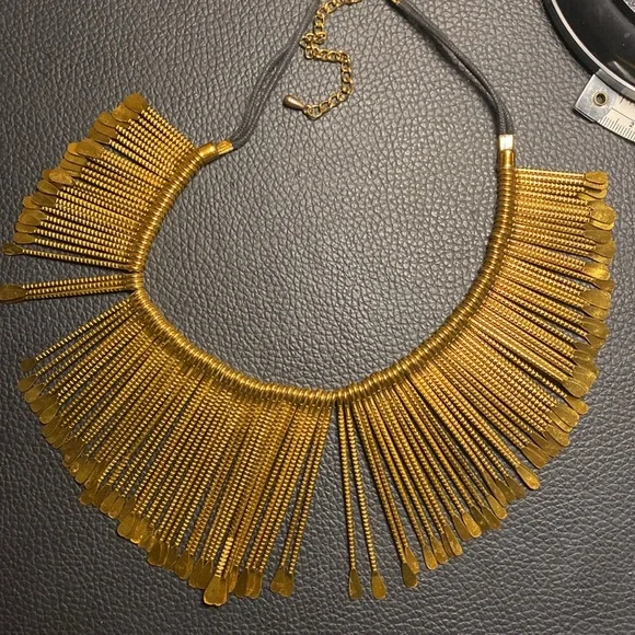 Vintage bib style necklace - Picture 3 of 4